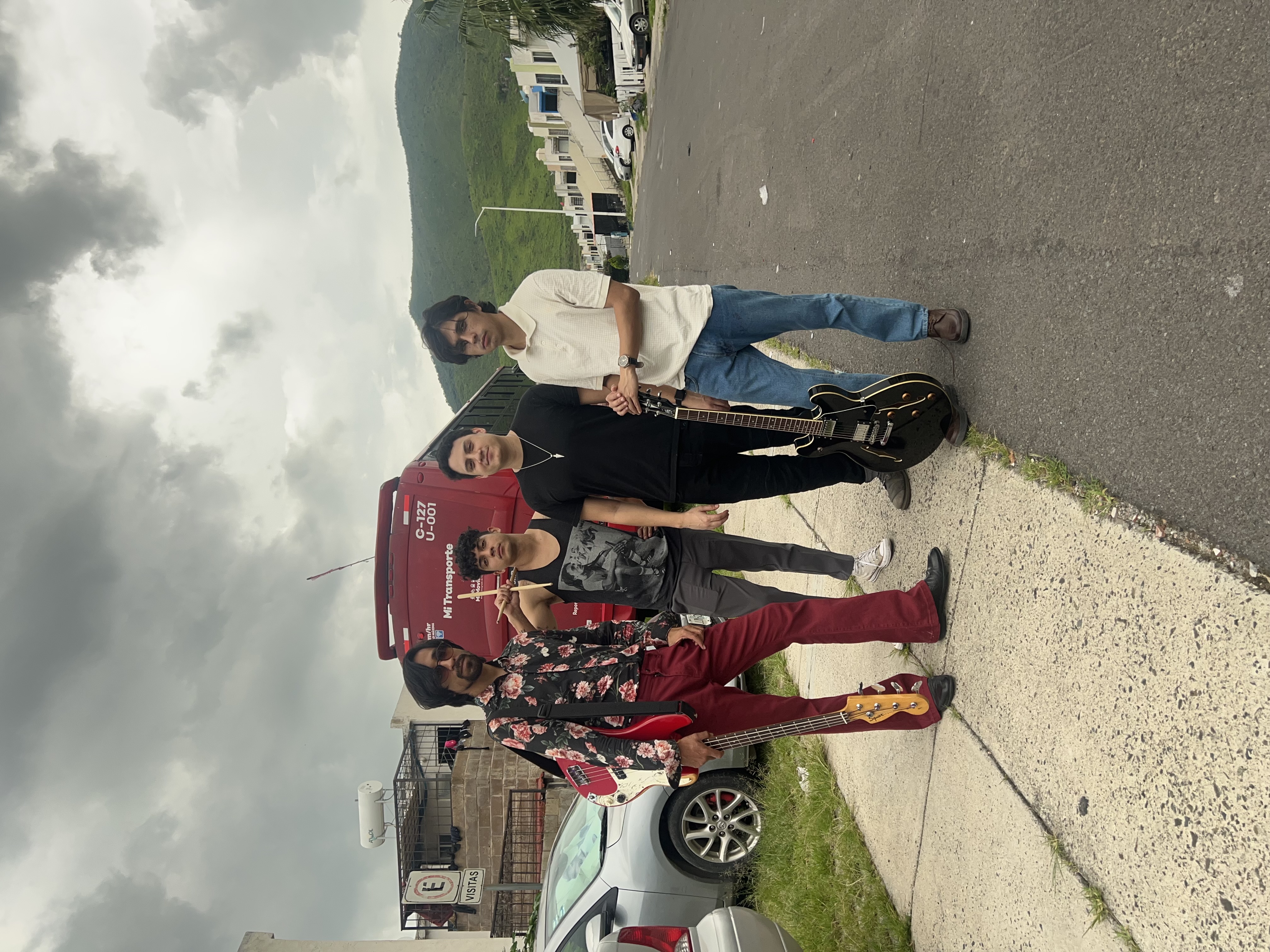 Elixir Carmesí — vocalista