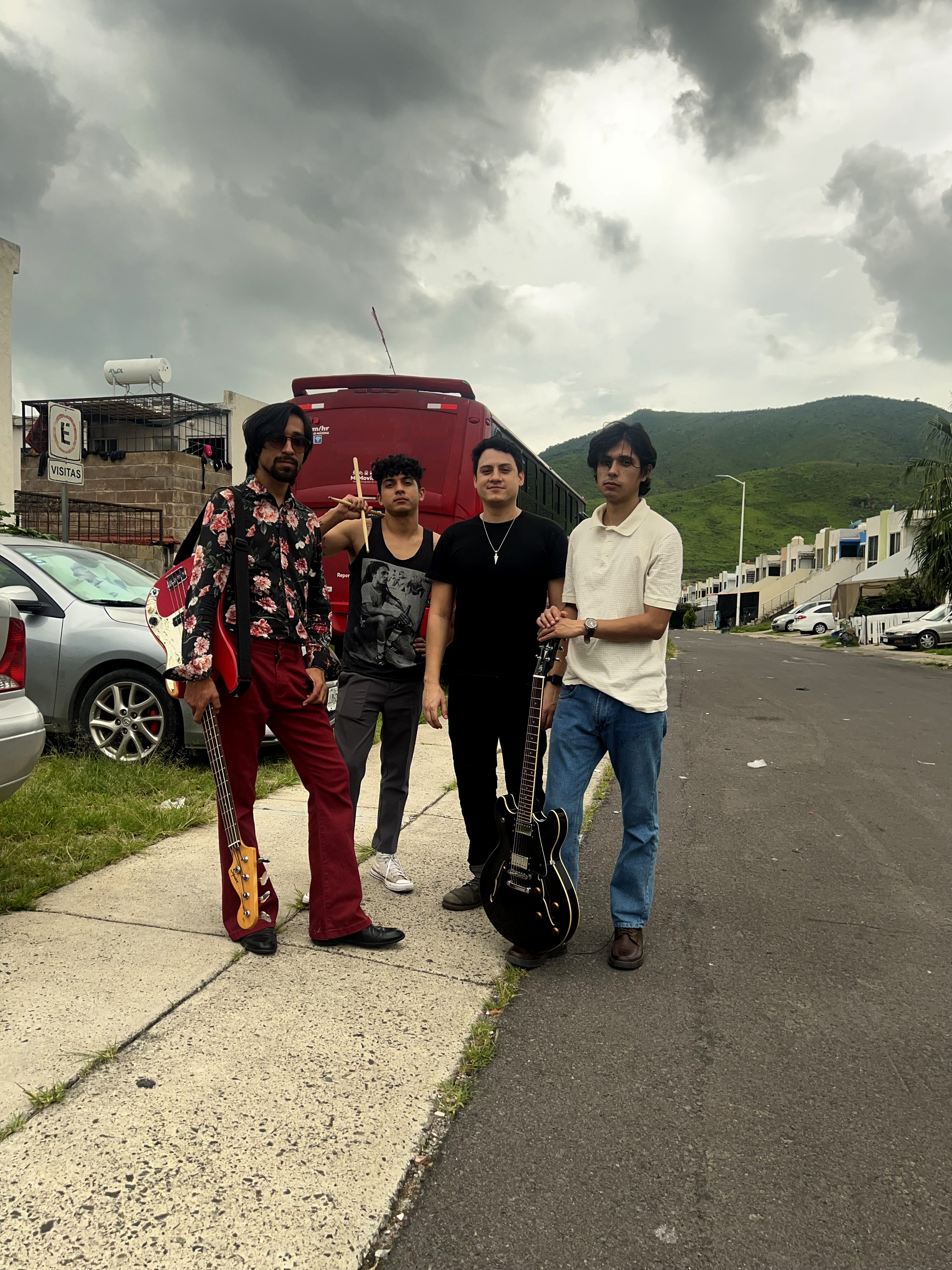 Elixir Carmesí — banda en estudio